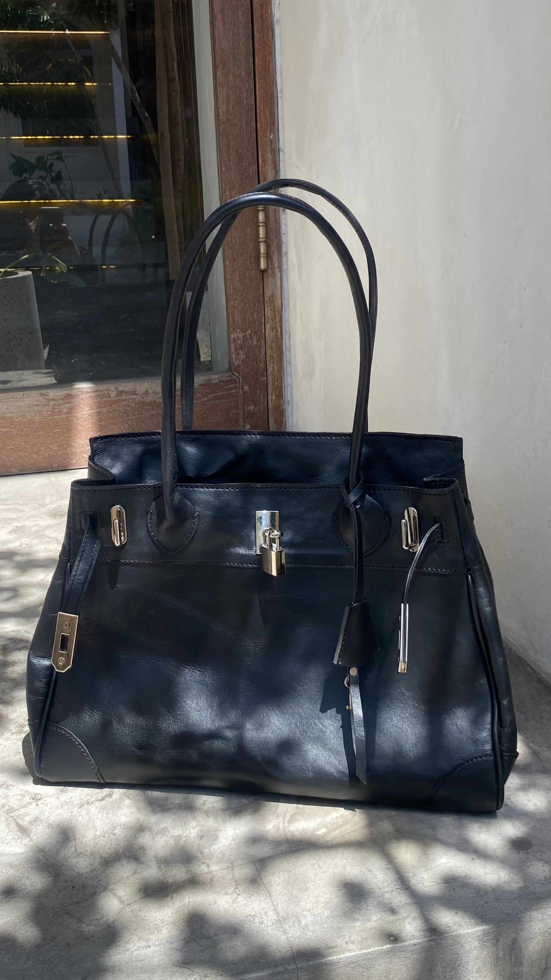 Black mini weekender long handle drop + silver hardware
